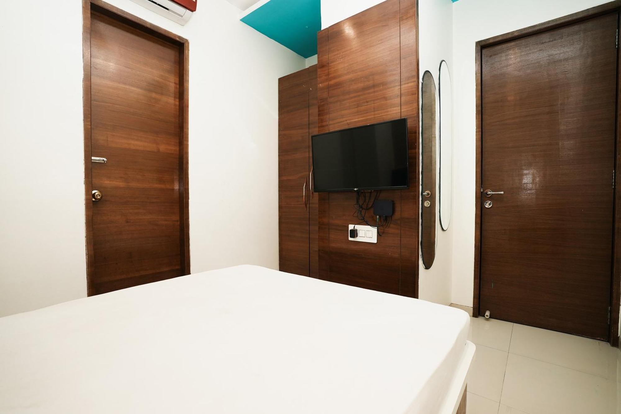 Hotel Elegance Mumbai Exterior photo