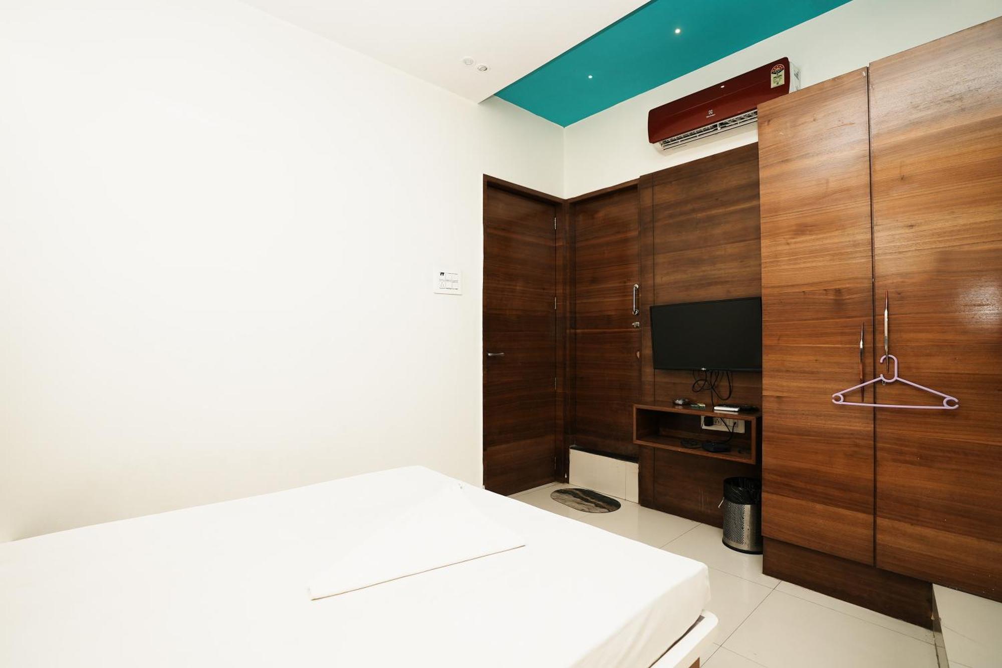 Hotel Elegance Mumbai Exterior photo